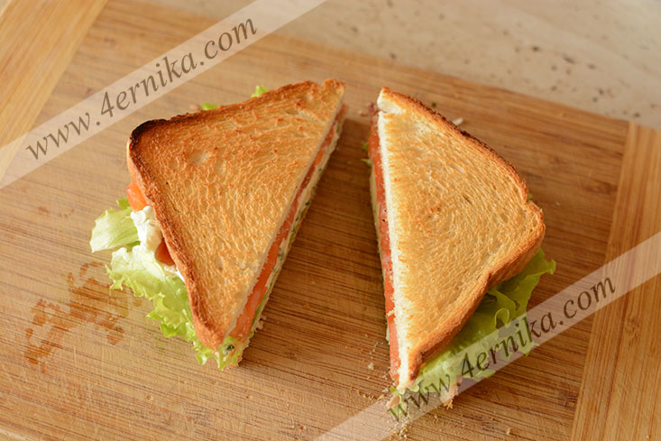 Сэндвич с малосольным лососем
